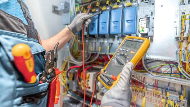 Best Circuit Breaker Repair  in Alondra Park, CA